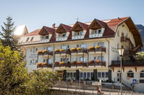 Отель Gasthaus zum Weissen Kreuz  Lazfons